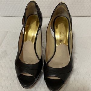 women's heeled shoes